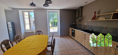 Maison - 99 m² - 4 pièces