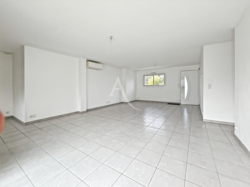 Maison - 93 m² - 4 pièces