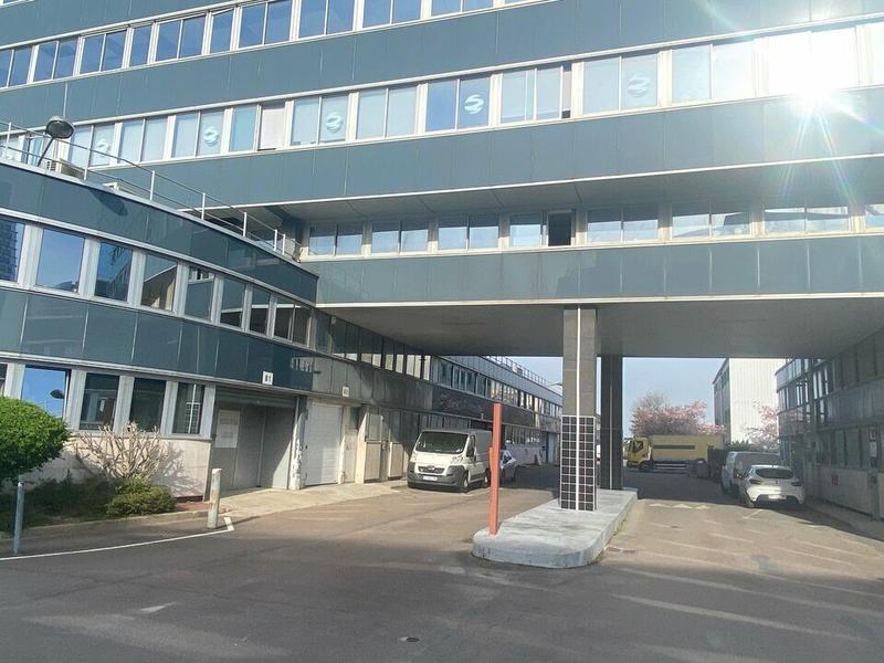 Bureau - 2 245 m²