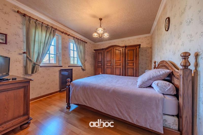 Maison traditionnelle - 180 m² - 8 pièces