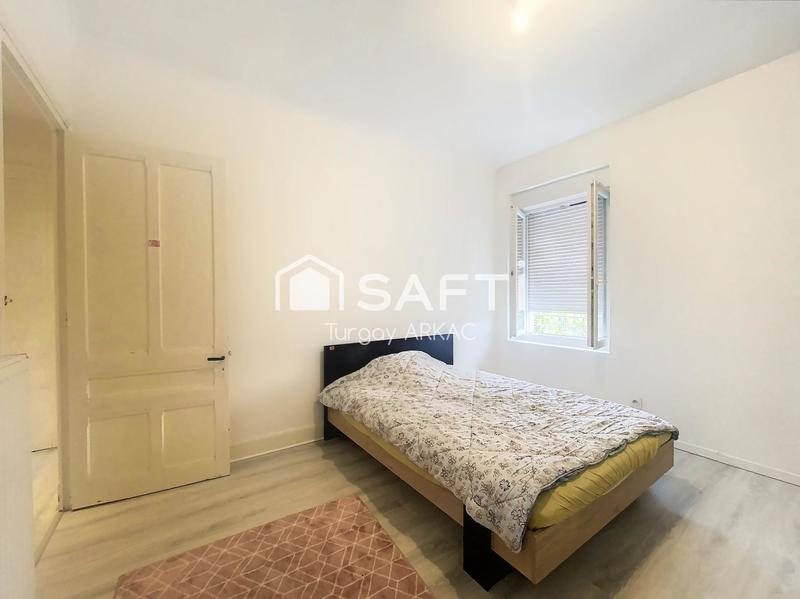 Maison - 236 m² - 8 pièces