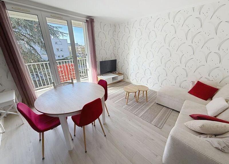Appartement - 82 m² - 3 pièces