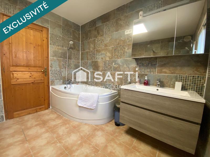 Villa - 260 m² - 8 pièces