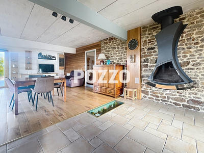 Maison - 202 m² - 7 pièces