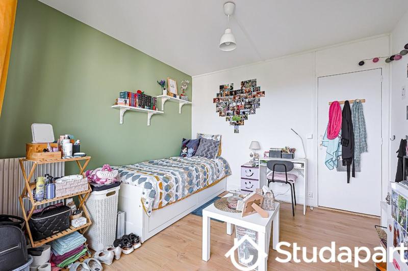 Chambre - 11 m² - 1 pièce