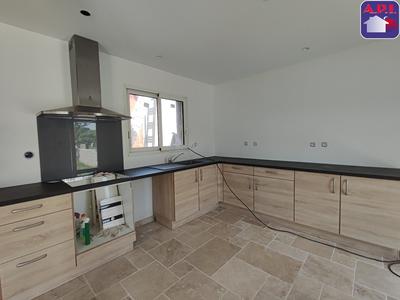 Maison - 104 m² - 4 pièces