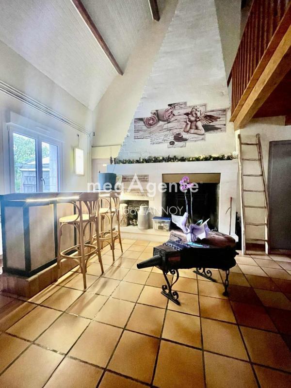 Maison - 330 m² - 16 pièces