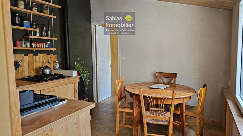 Maison - 198 m² - 11 pièces