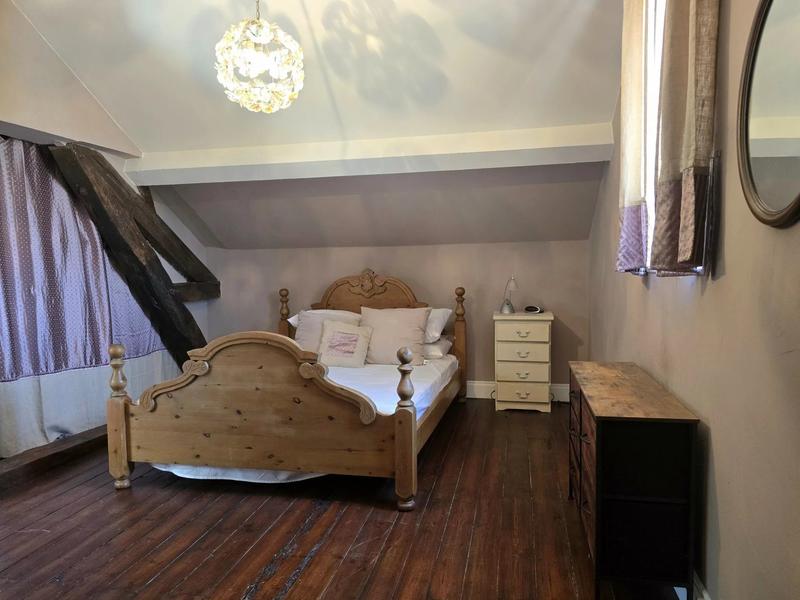 Maison - 220 m² - 9 pièces