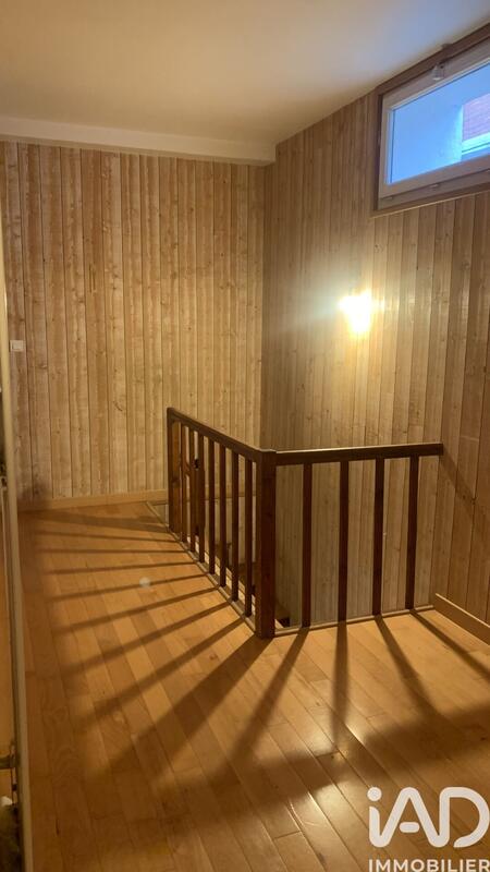 Maison - 256 m² - 9 pièces