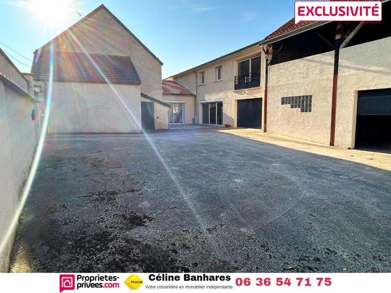 Maison - 350 m² - 10 pièces