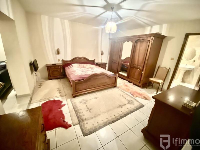 Maison - 197 m² - 7 pièces