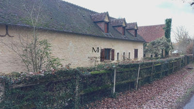 Maison - 360 m² - 8 pièces