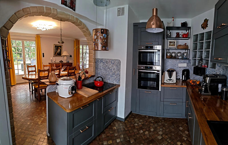 Maison - 205 m² - 6 pièces