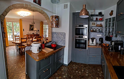 Maison - 205 m² - 6 pièces