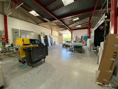 Atelier d'activités - 696 m²