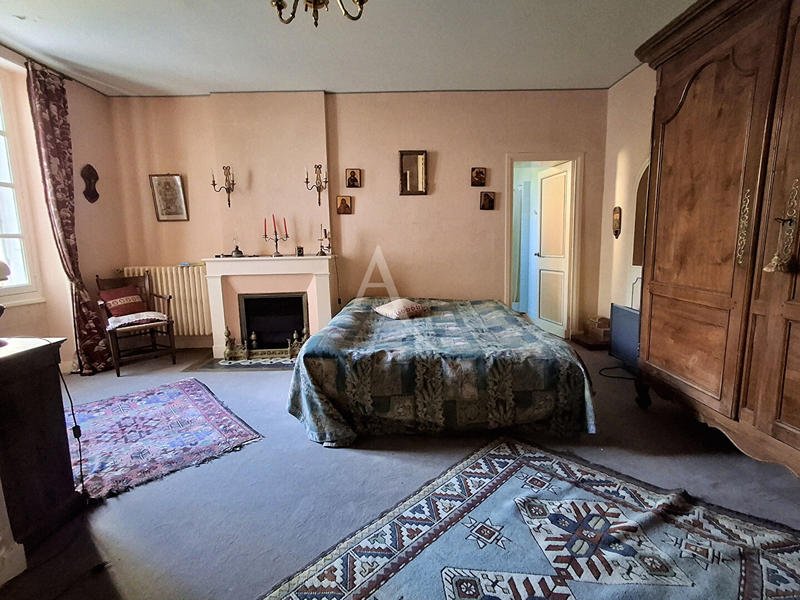 Maison - 344 m² - 10 pièces