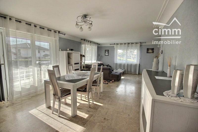 Maison traditionnelle - 135 m² - 6 pièces