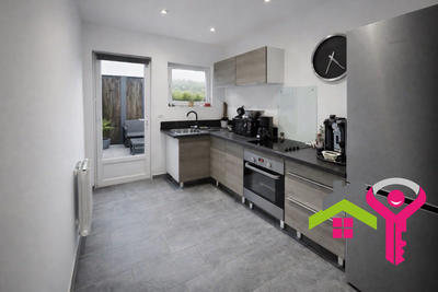 Maison - 90 m² - 4 pièces