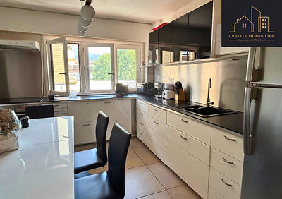 Appartement - 121 m² - 5 pièces