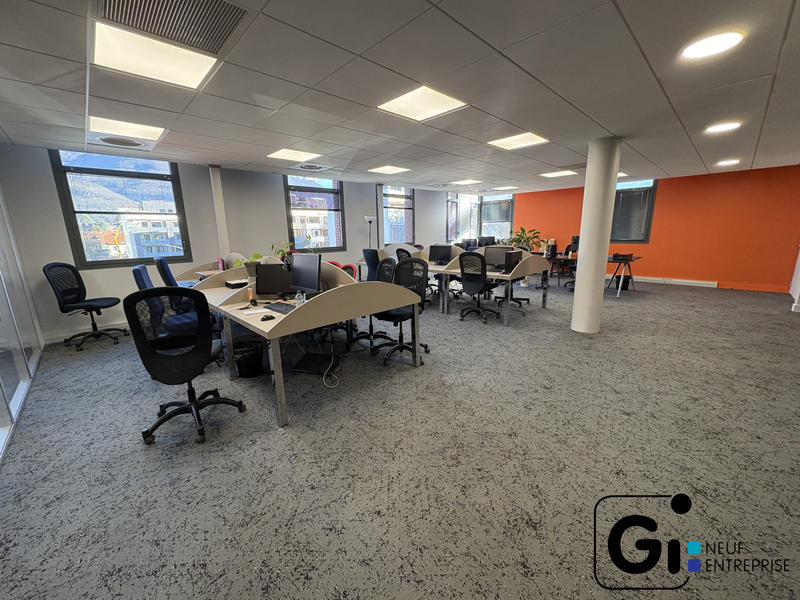 Bureau - 126 m² - 2 pièces