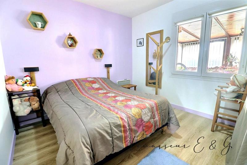 Maison - 93 m² - 7 pièces