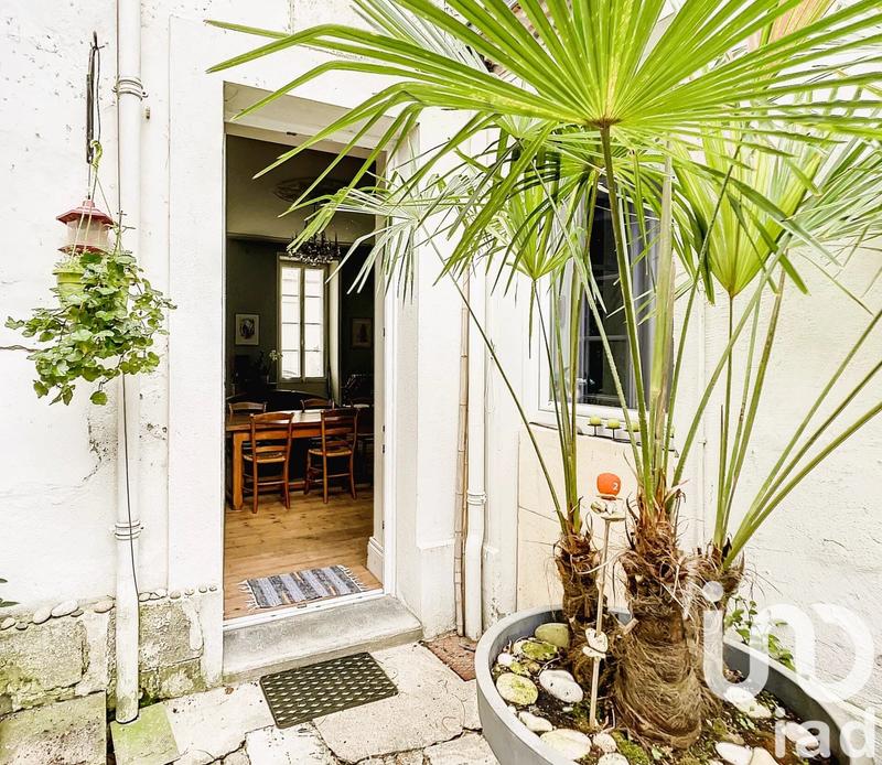 Maison - 200 m² - 8 pièces