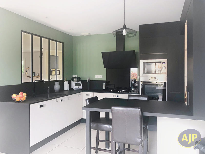 Maison - 161 m² - 7 pièces