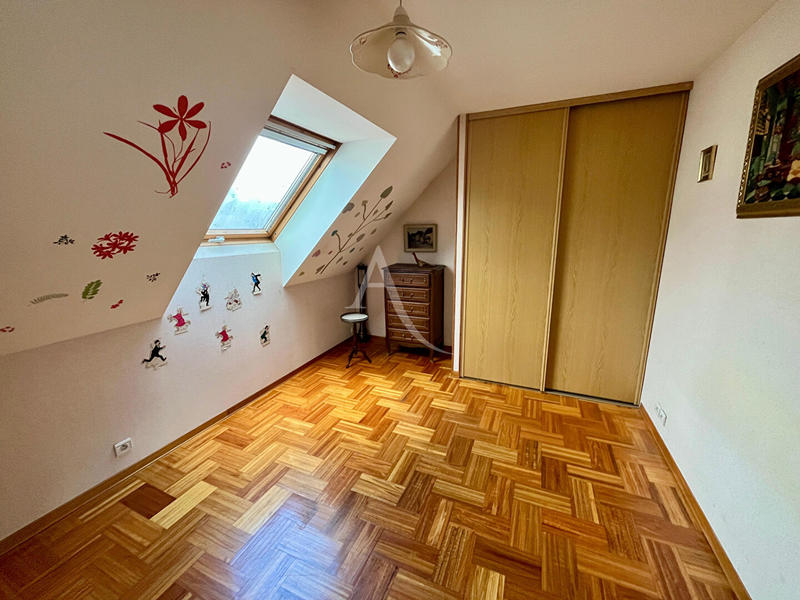 Appartement - 180 m² - 5 pièces