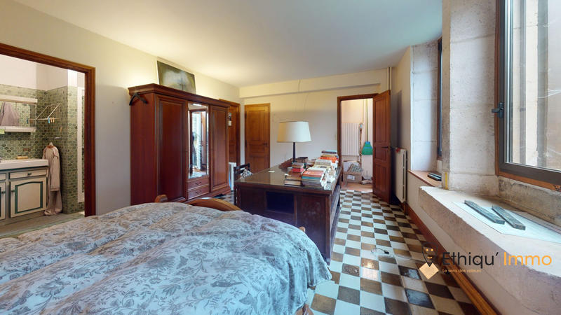 Maison - 357 m² - 10 pièces