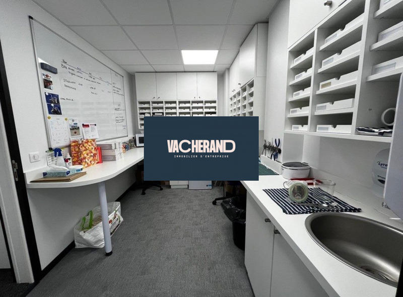 Local commercial - 143 m²