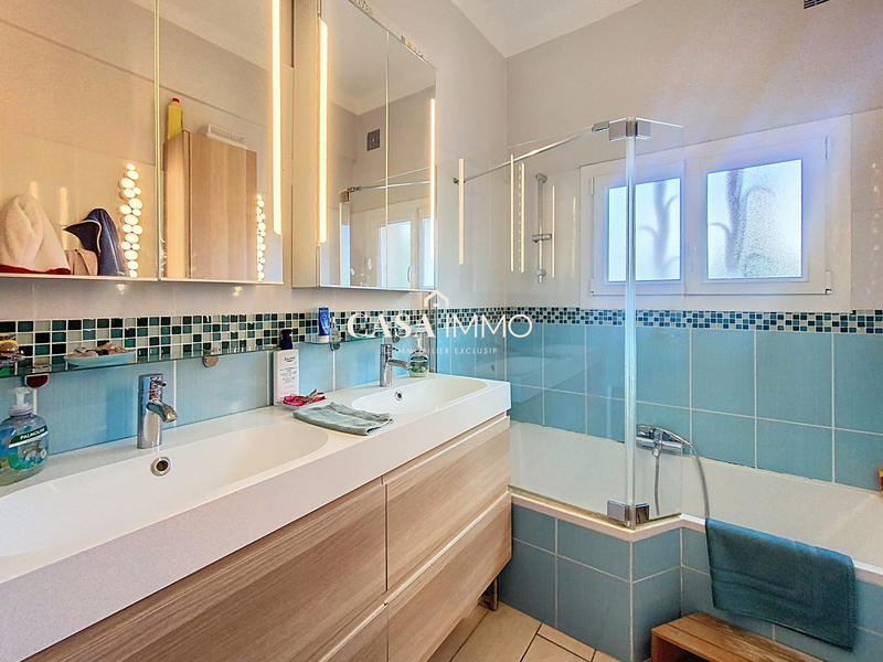 Maison traditionnelle - 136 m² - 5 pièces