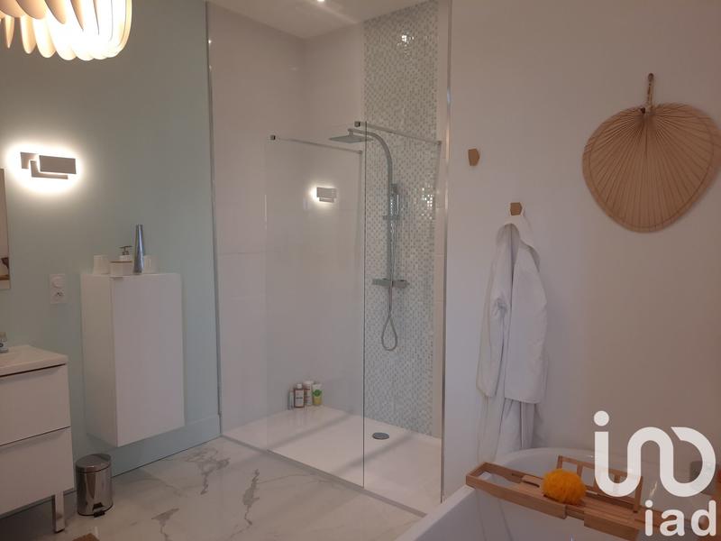 Maison - 263 m² - 8 pièces