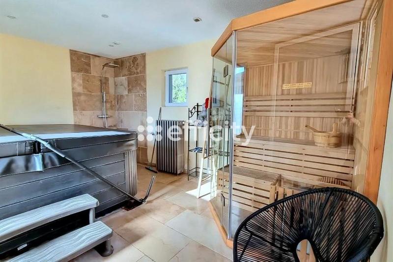 Immeuble - 347 m² - 11 pièces