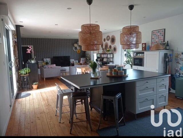 Maison - 210 m² - 9 pièces