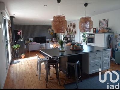 Maison - 210 m² - 9 pièces