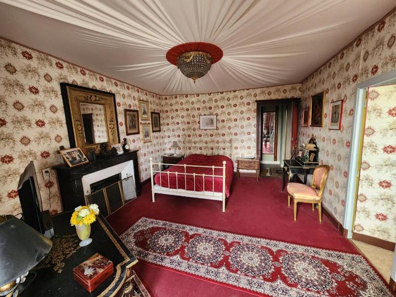 Maison - 635 m² - 13 pièces