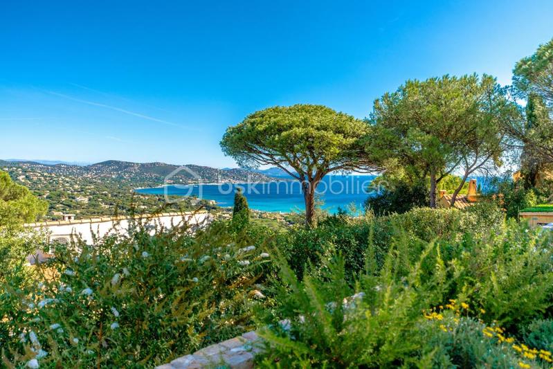 Villa - 395 m² - 9 pièces