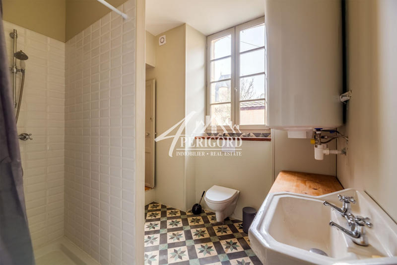 Maison - 435 m² - 11 pièces