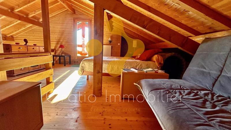 Maison - 104 m² - 4 pièces