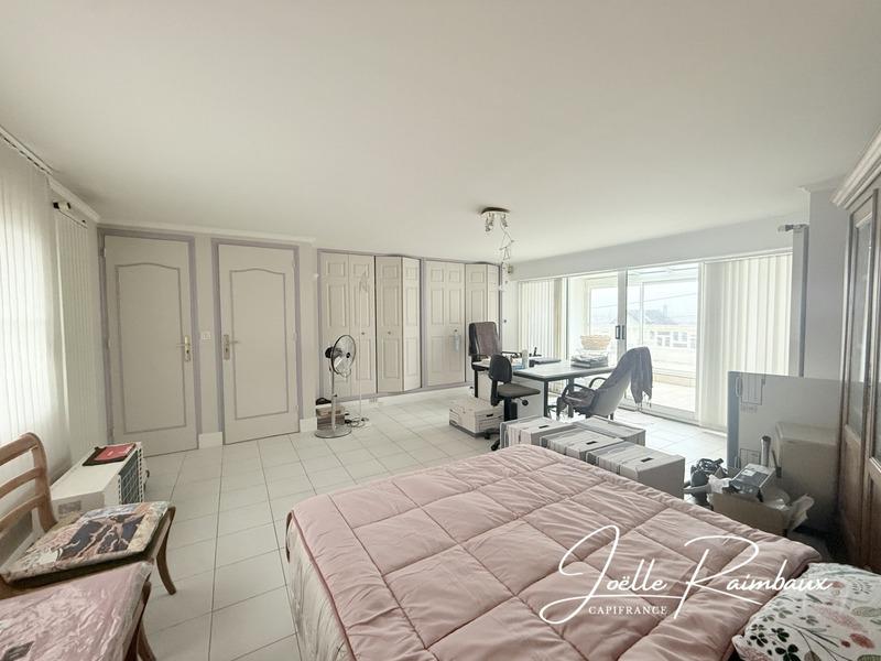 Maison - 186 m² - 7 pièces