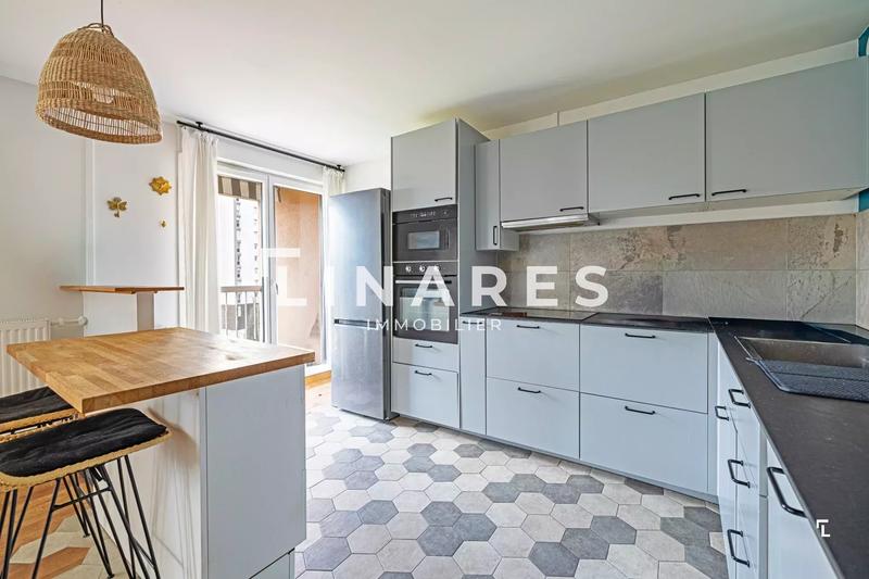 Appartement - 83 m² - 4 pièces