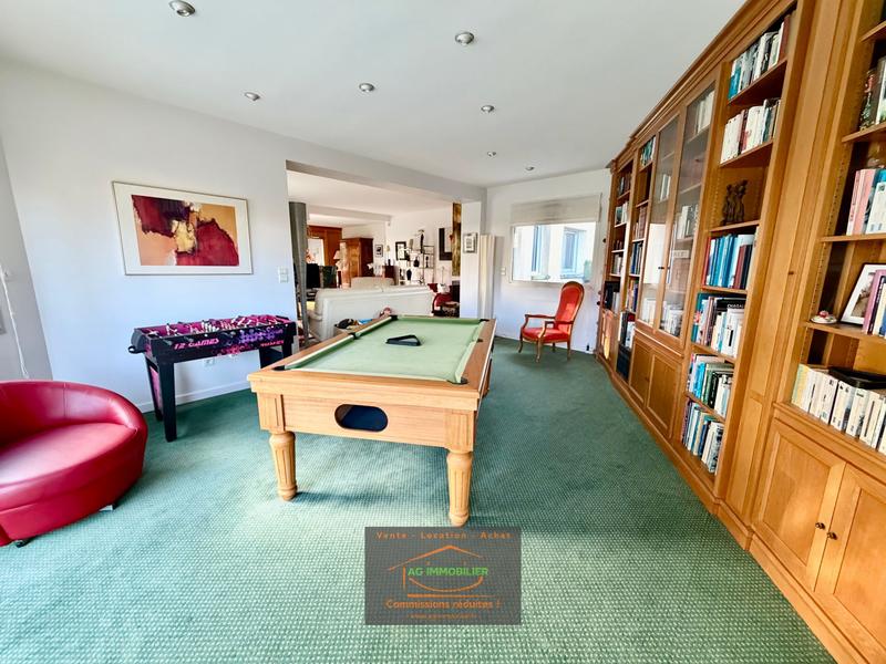 Maison - 180 m² - 7 pièces