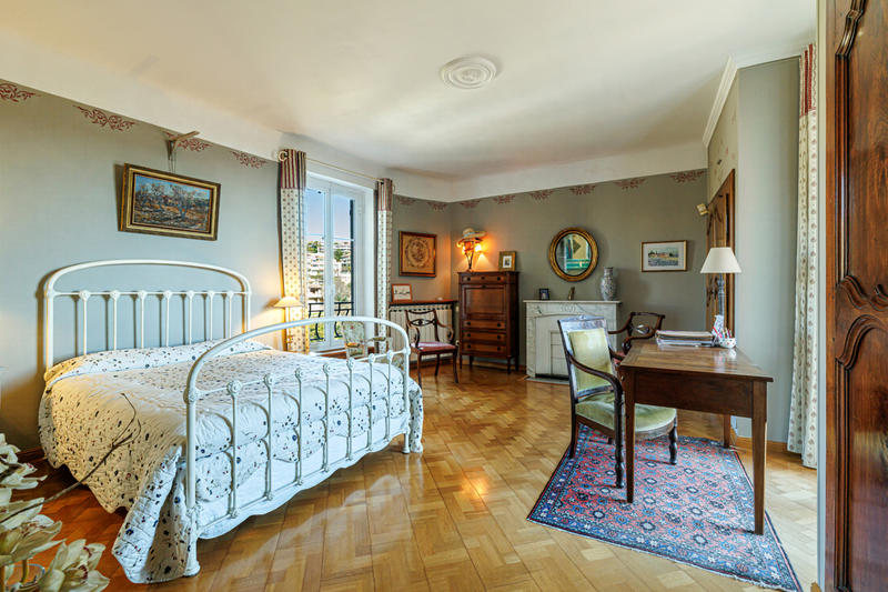 Maison - 205 m² - 6 pièces