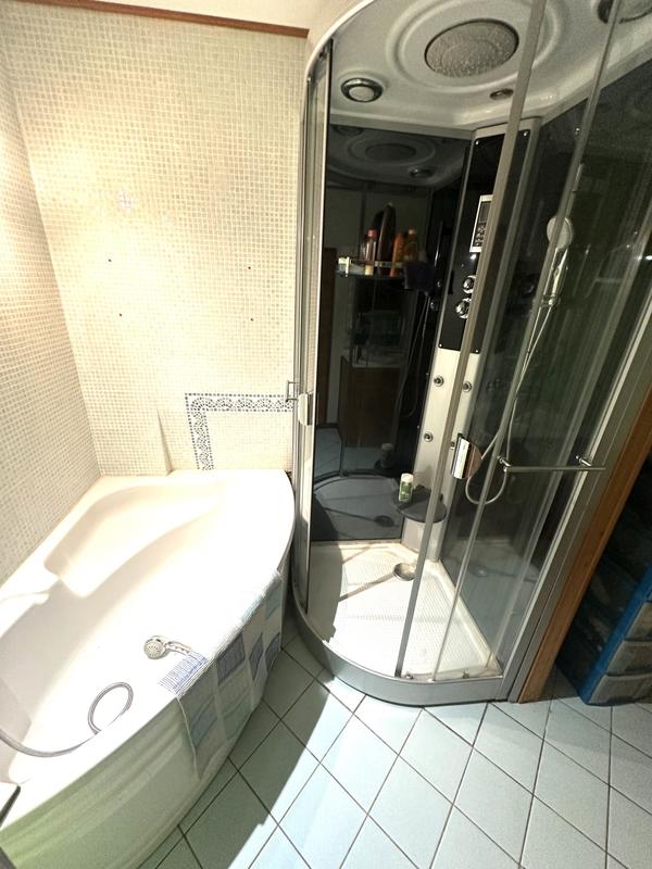 Appartement - 97 m² - 4 pièces