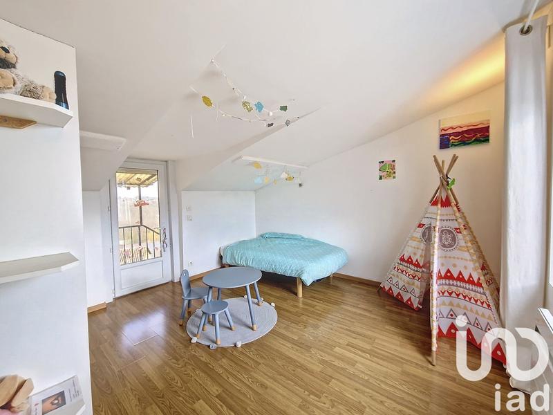 Maison - 95 m² - 5 pièces