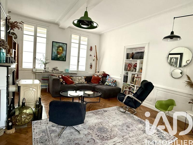 Maison - 229 m² - 9 pièces