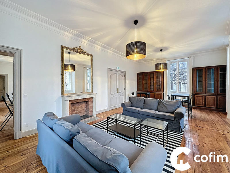 Maison - 380 m² - 14 pièces