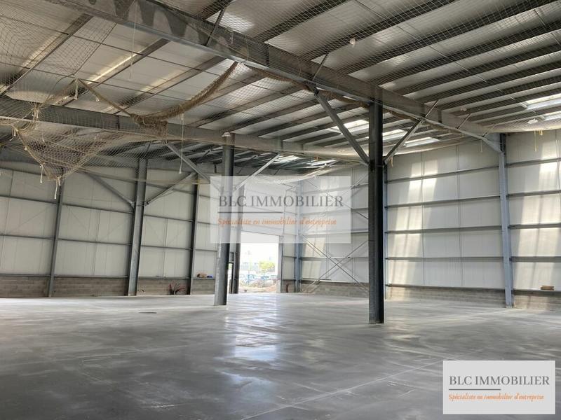 Entrepôt - 2 160 m²