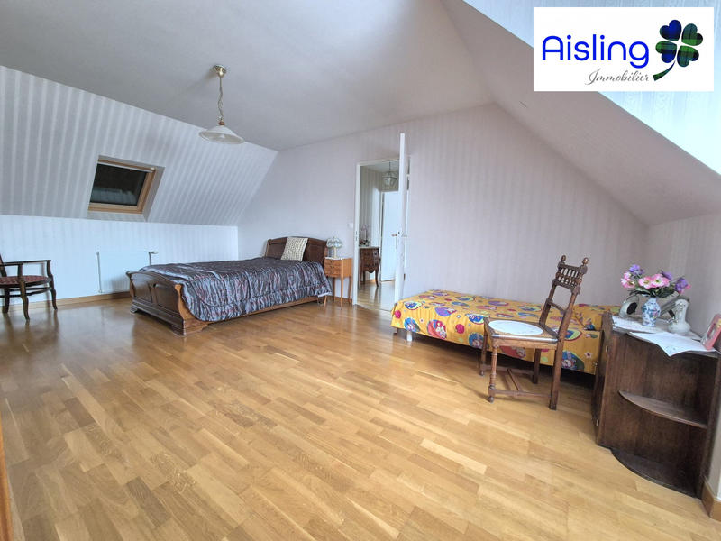 Maison traditionnelle - 110 m² - 5 pièces